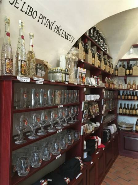 Blick in den Shop der Brauerei Svaty Florian in Loket